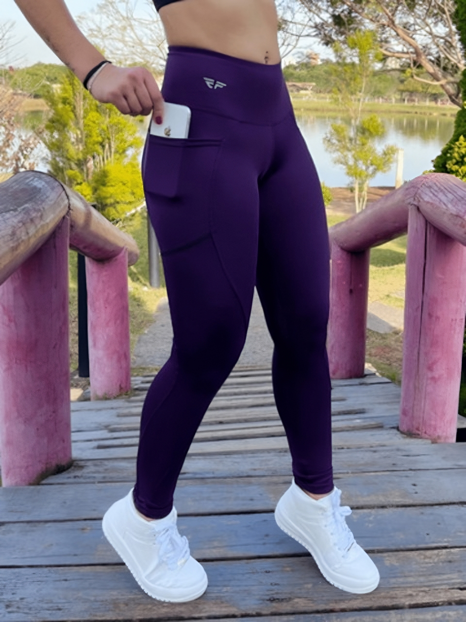 PROMOÇÃO!  PAGUE 1 LEVE 2!  Kit com 2 Calças Leggings com Bolso, Cintura Alta e Empina Bumbum!